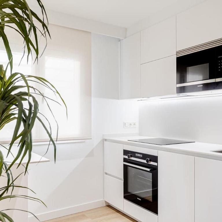 “The Palms” new, ac, terrace, calm near Old Town - Apartamento de 2 dormitorios - 26