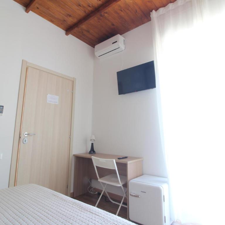 Acquacorrente Rooms - a due passi dal mare - Camera Matrimoniale con Balcone - 7