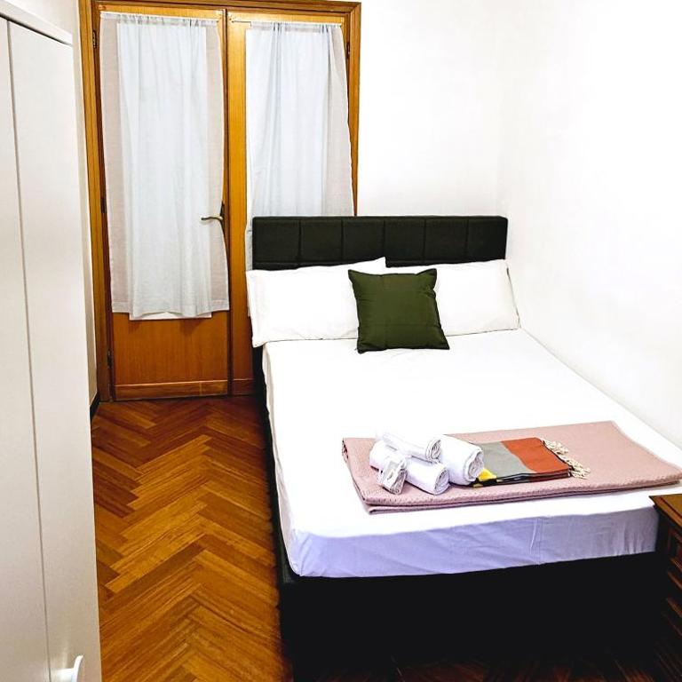 VATICAN ERA Guest House - Camera Matrimoniale con Bagno in Comune - 1