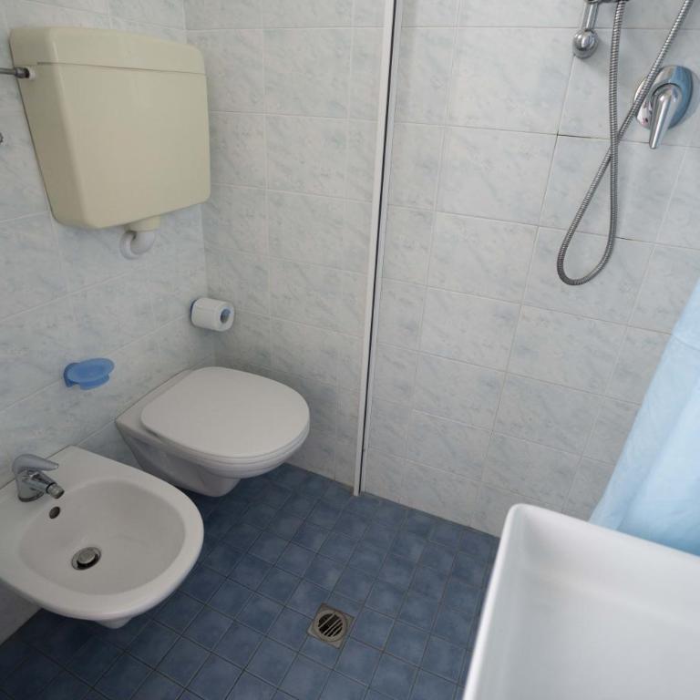 Hotel Odeon - Camera Singola con Bagno Privato Esterno - 3