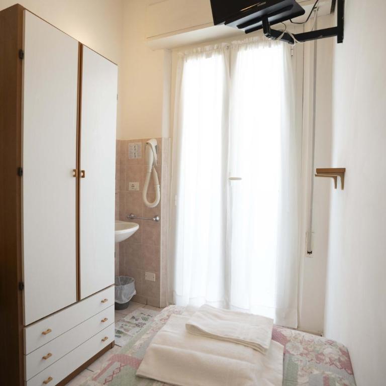 Hotel Odeon - Camera Singola con Bagno Privato Esterno - 6