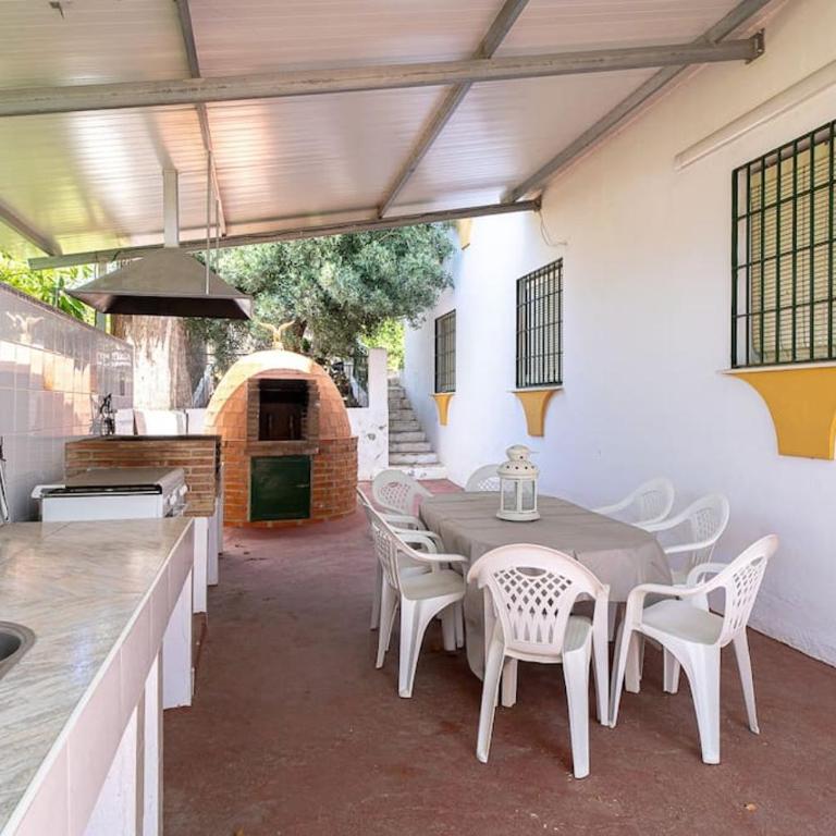 Dream villa with parking, private pool and see views - Villa - 10