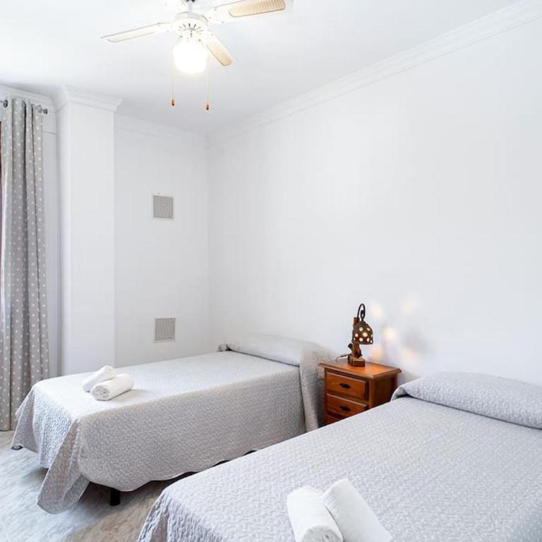 Dream villa with parking, private pool and see views - Villa - 20