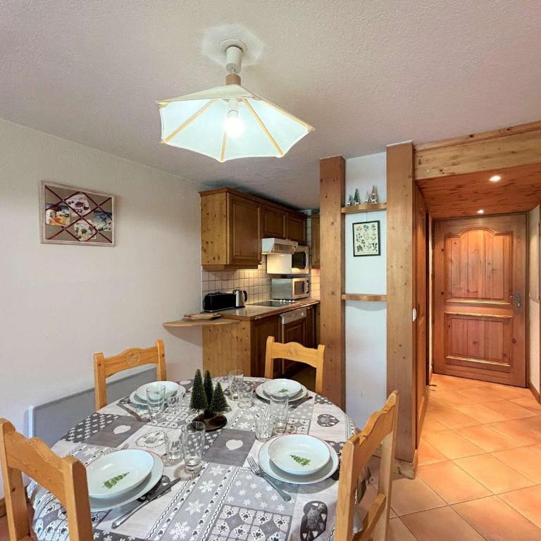 Appartement cosy 5 pers à 20m des pistes et commerces, balcons, parking couvert - FR-1-180-601 - Appartement - 1