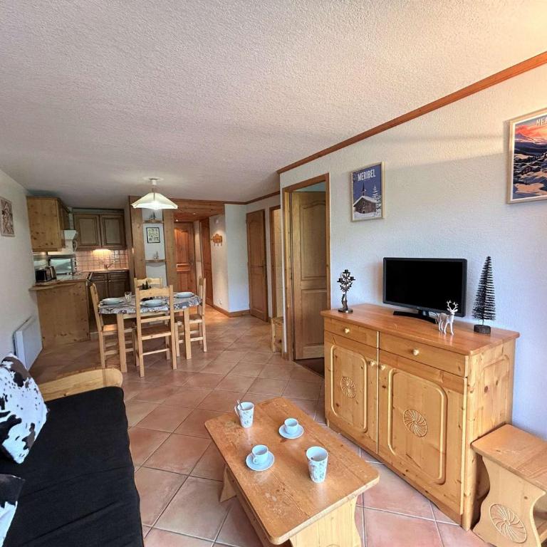 Appartement cosy 5 pers à 20m des pistes et commerces, balcons, parking couvert - FR-1-180-601 - Appartement - 2