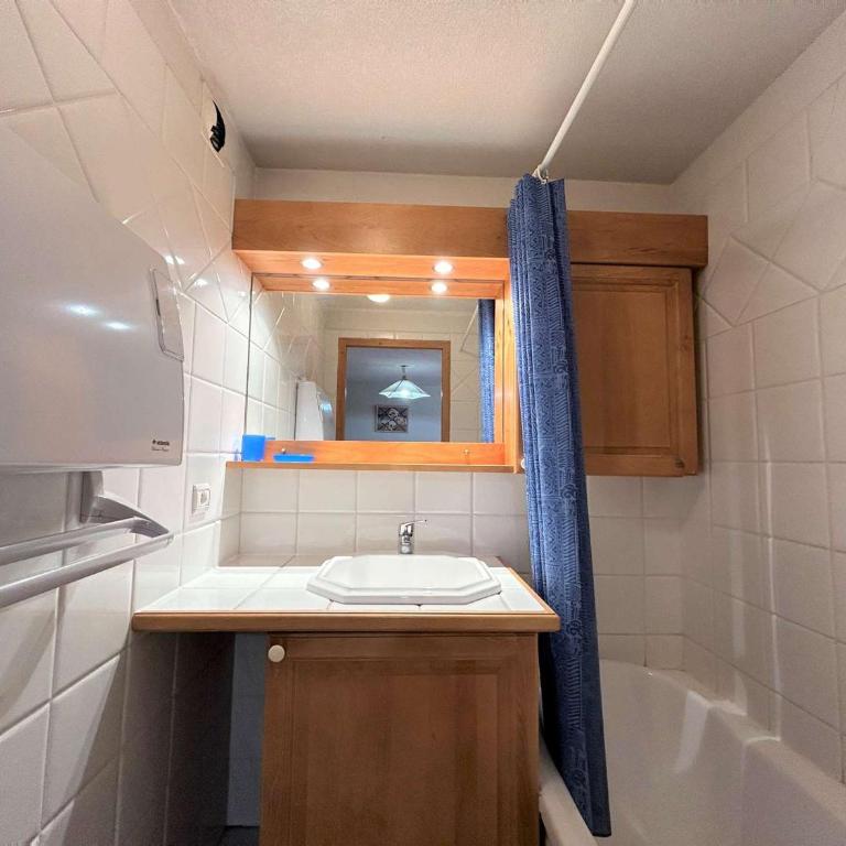 Appartement cosy 5 pers à 20m des pistes et commerces, balcons, parking couvert - FR-1-180-601 - Appartement - 3