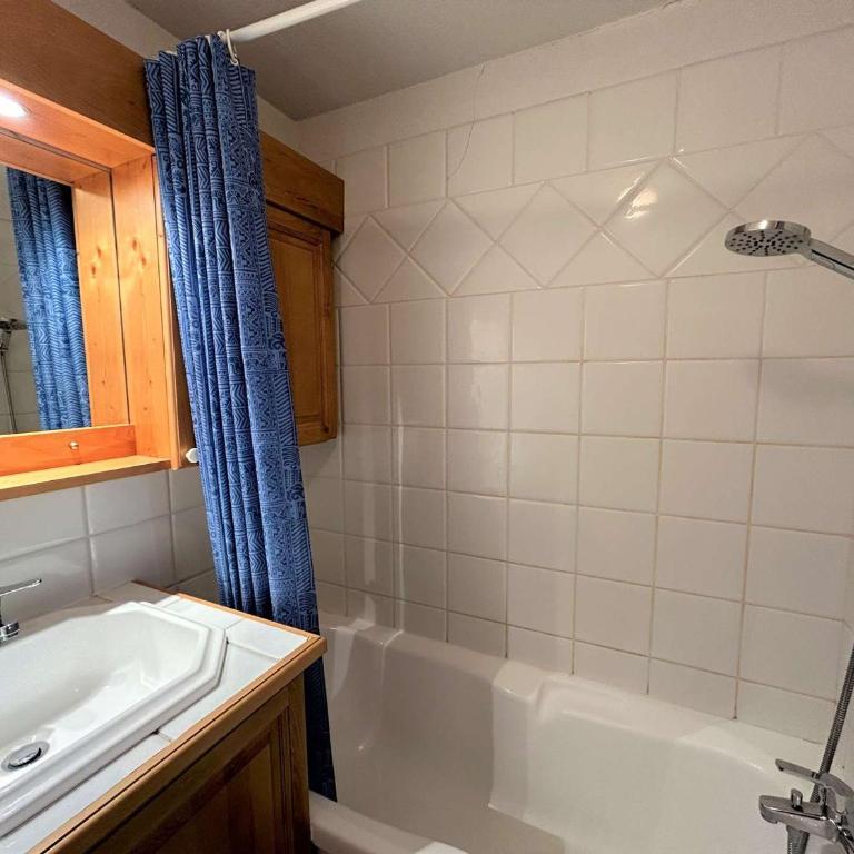 Appartement cosy 5 pers à 20m des pistes et commerces, balcons, parking couvert - FR-1-180-601 - Appartement - 19