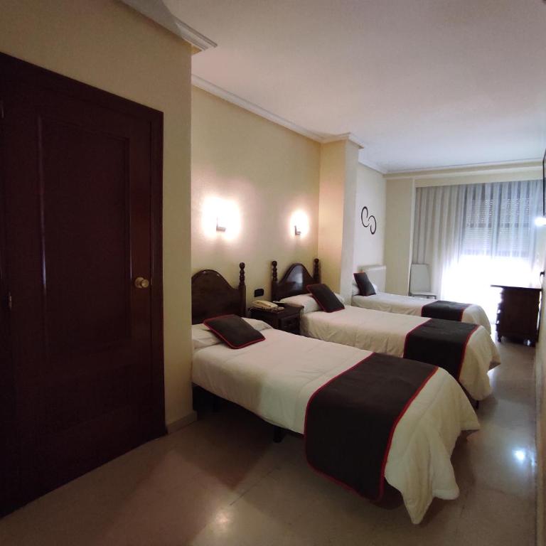 Emperatriz II - Habitación Doble con cama supletoria - 2 camas - 5