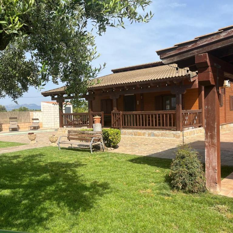 Casa de madera con piscina en Cambrils - Casa de 3 dormitorios - 1
