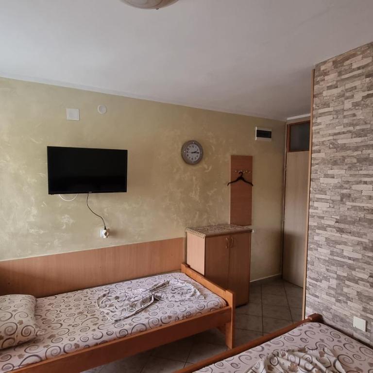 Apartmani Boskovic - Četvorokrevetna Soba s Terasom - 5