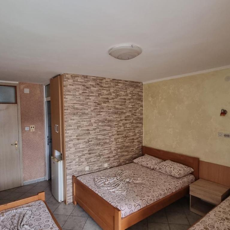 Apartmani Boskovic - Četvorokrevetna Soba s Terasom - 6