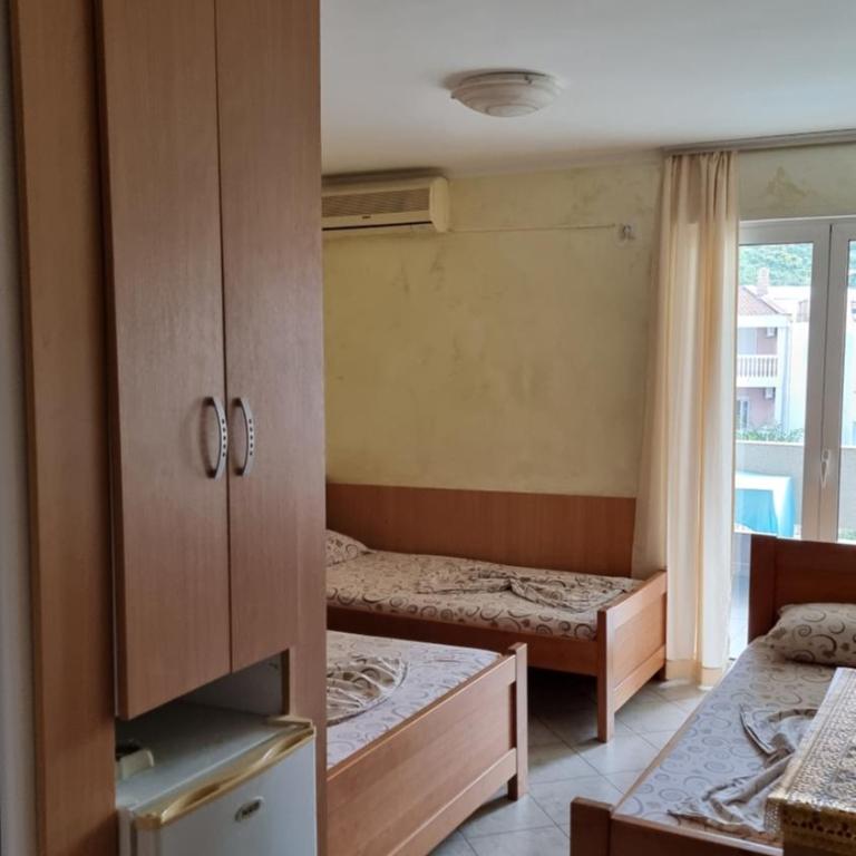 Apartmani Boskovic - Četvorokrevetna Soba s Terasom - 8