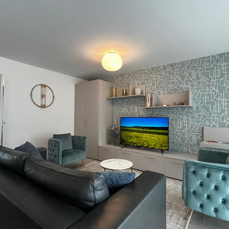 Family apartment, near the beach whit private park - Appartamento con 2 Camere da Letto e Vista Lago - 1