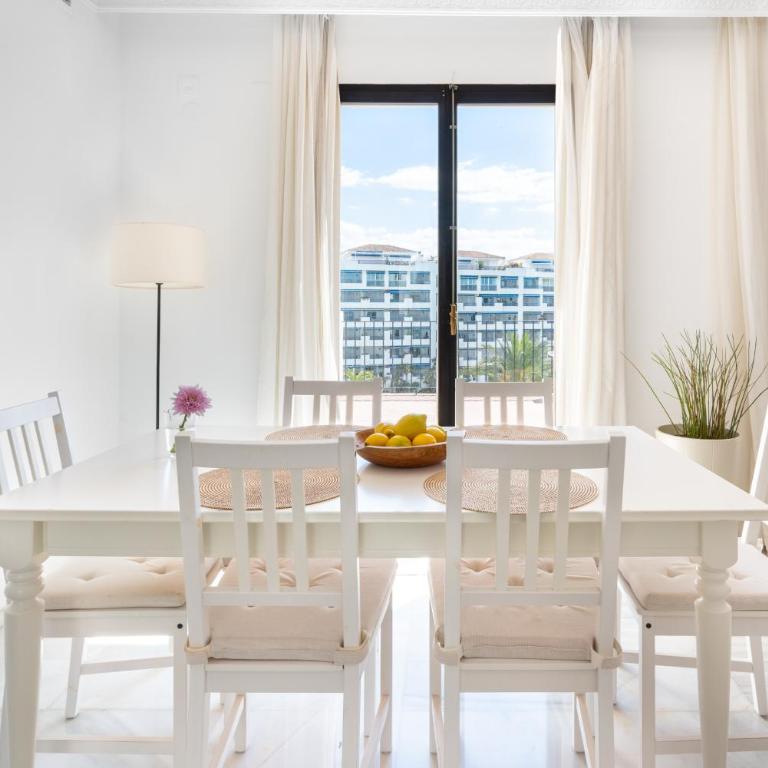 Jardines Puerto Banús - Elegance and Comfort in Marbellas Heart - Apartamento de 2 dormitorios con vistas a la piscina - 7