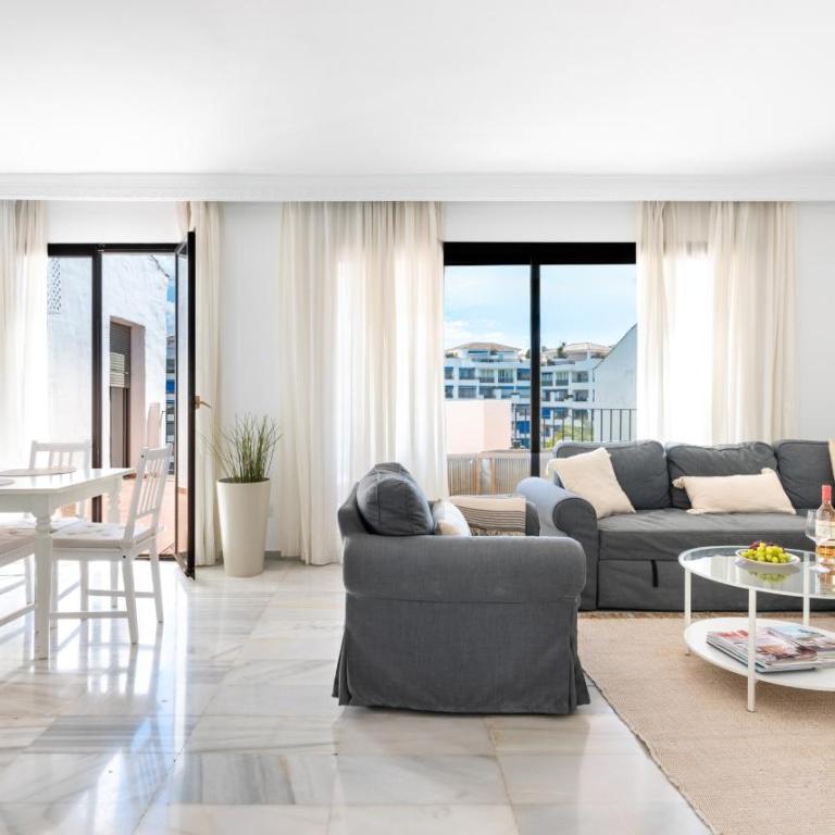 Jardines Puerto Banús - Elegance and Comfort in Marbellas Heart - Apartamento de 2 dormitorios con vistas a la piscina - 10