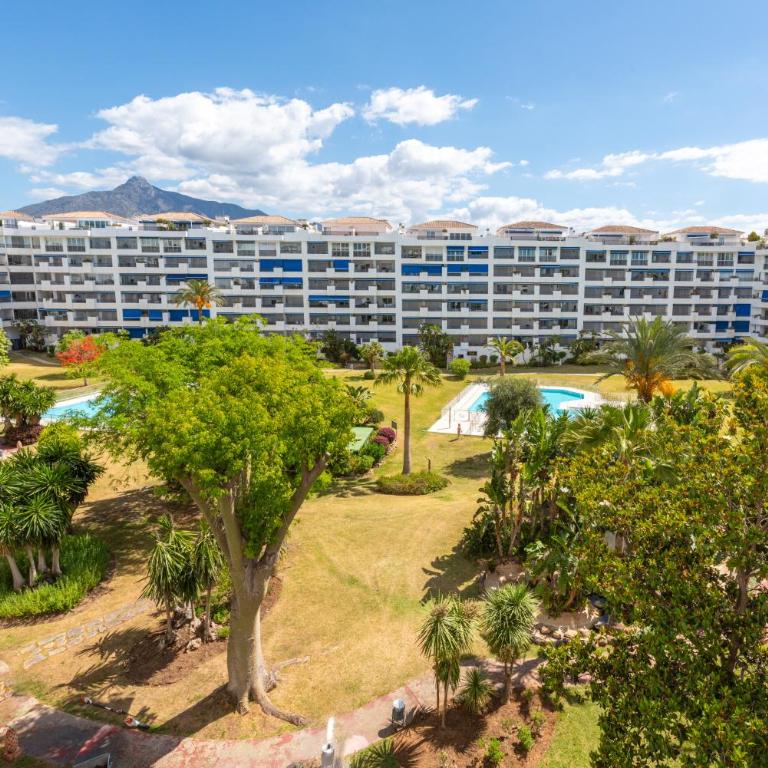Jardines Puerto Banús - Elegance and Comfort in Marbellas Heart - Apartamento de 2 dormitorios con vistas a la piscina - 16