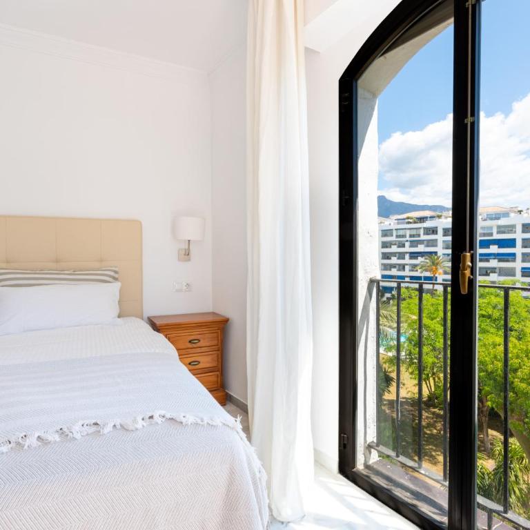 Jardines Puerto Banús - Elegance and Comfort in Marbellas Heart - Apartamento de 2 dormitorios con vistas a la piscina - 21