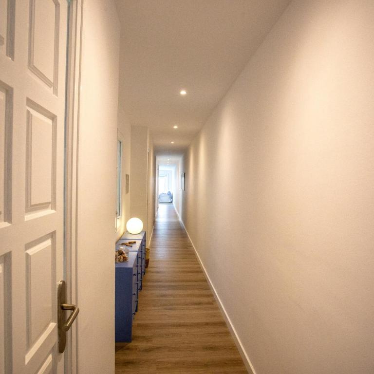 Blanes Beach front Apartment - Apartamento de 2 dormitorios con balcón y vistas al mar - 31