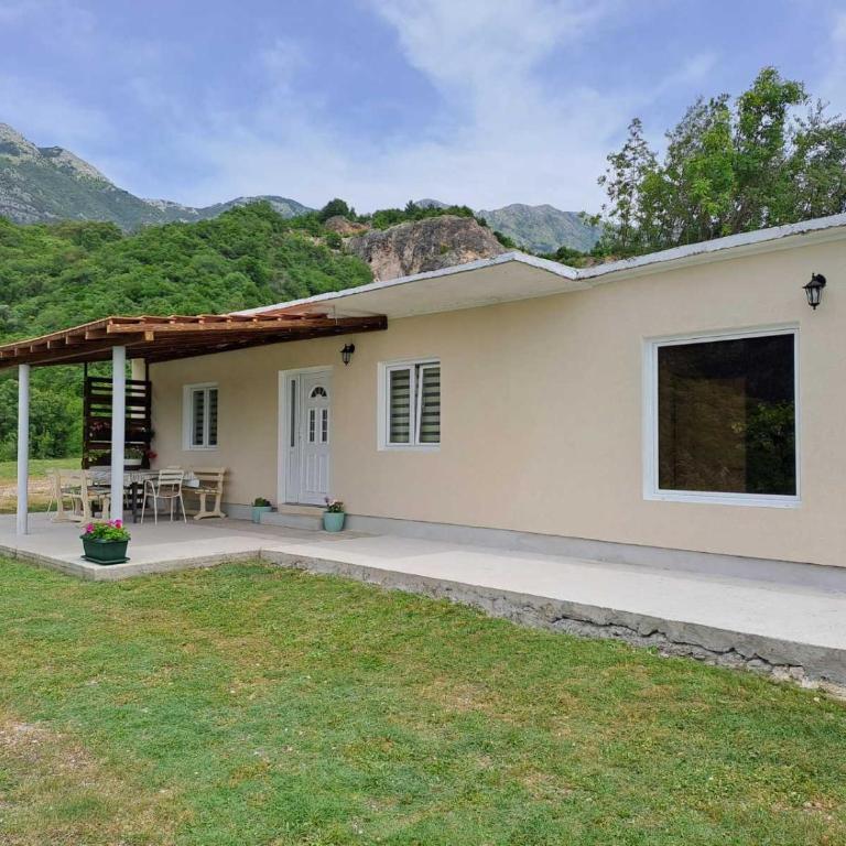 Village House DIMS - Two-Bedroom House - 13