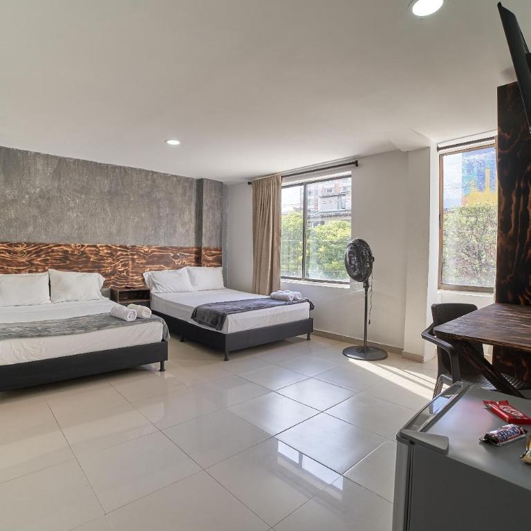 Hotel Express Medellin FARUM - Standard Double Room with Two Double Beds - 7