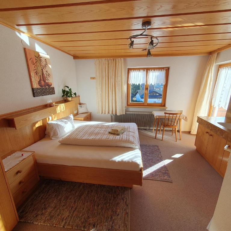 Haus Salzmann - Apartment mit 3 Schlafzimmern und Dusche - 1