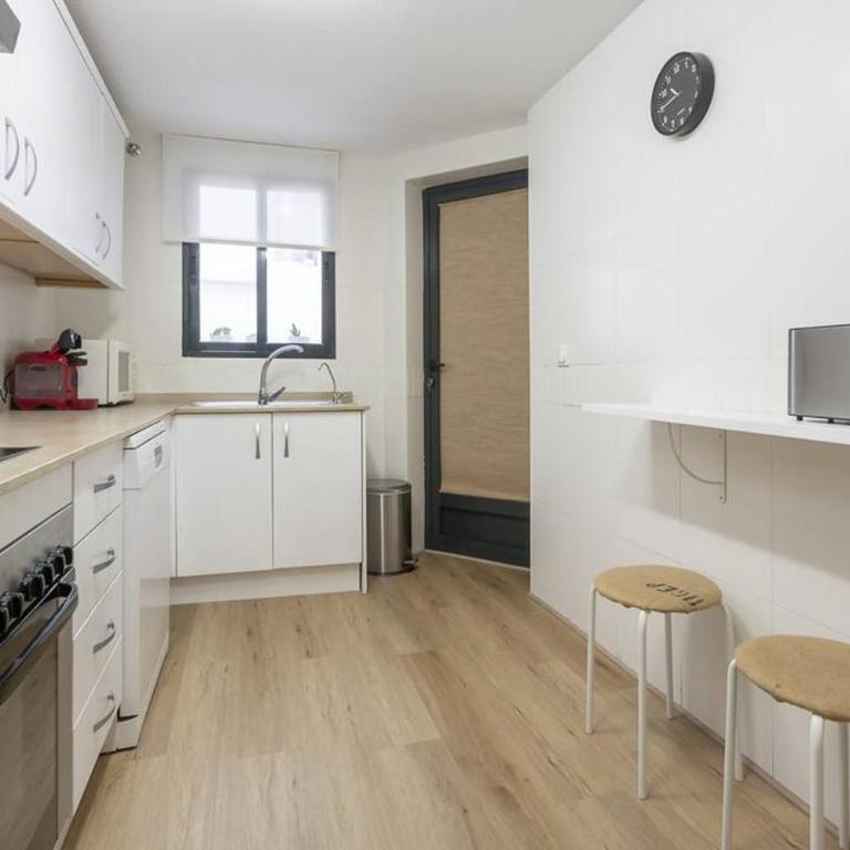 Apartamento Amelia Campello - Habitación Familiar con balcón - 20