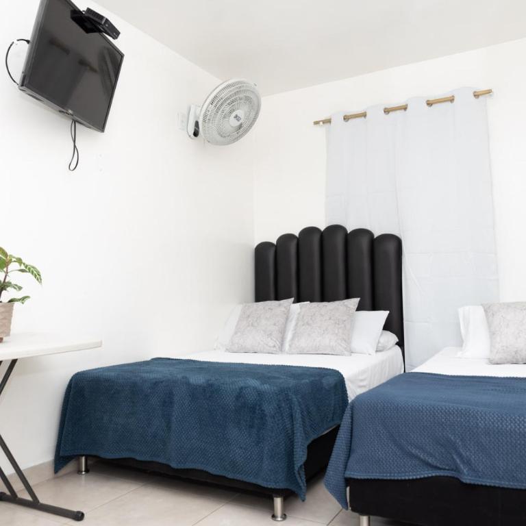 Hotel Alcazar - Budget Double Room - 3