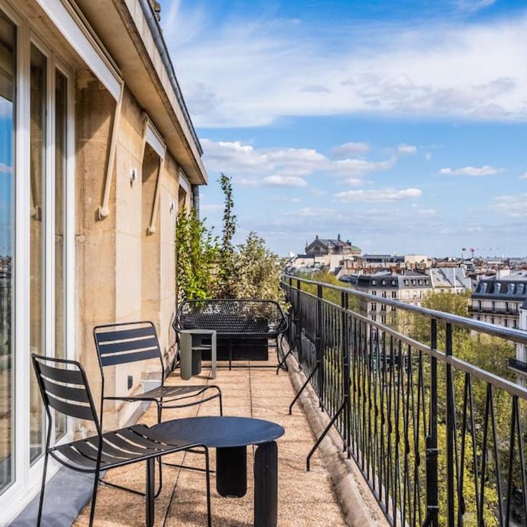 Luxueux Appartement Haussmannien avec Vue sur Paris - Appartement 2 Chambres avec Balcon et Terrasse - 3