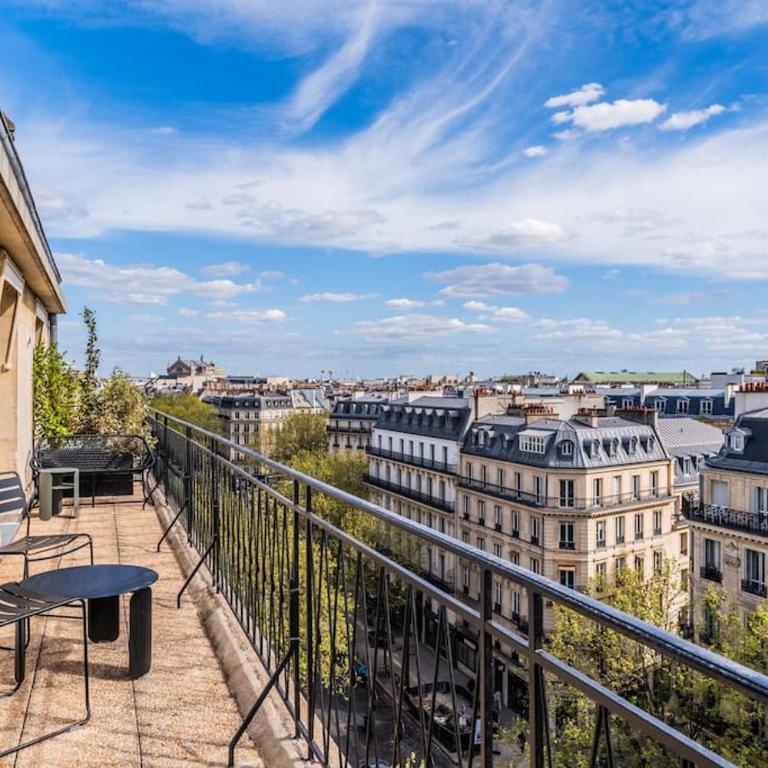 Luxueux Appartement Haussmannien avec Vue sur Paris - Appartement 2 Chambres avec Balcon et Terrasse - 11