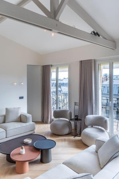 Luxueux Appartement Haussmannien avec Vue sur Paris - Appartement 2 Chambres avec Balcon et Terrasse - 18
