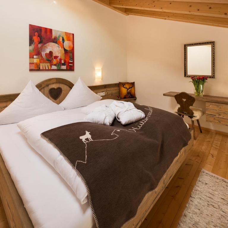 Brunnenhof Oberstdorf - Ferienwohnungen mit Hotel Service - Doppelzimmer Herzerl - 3