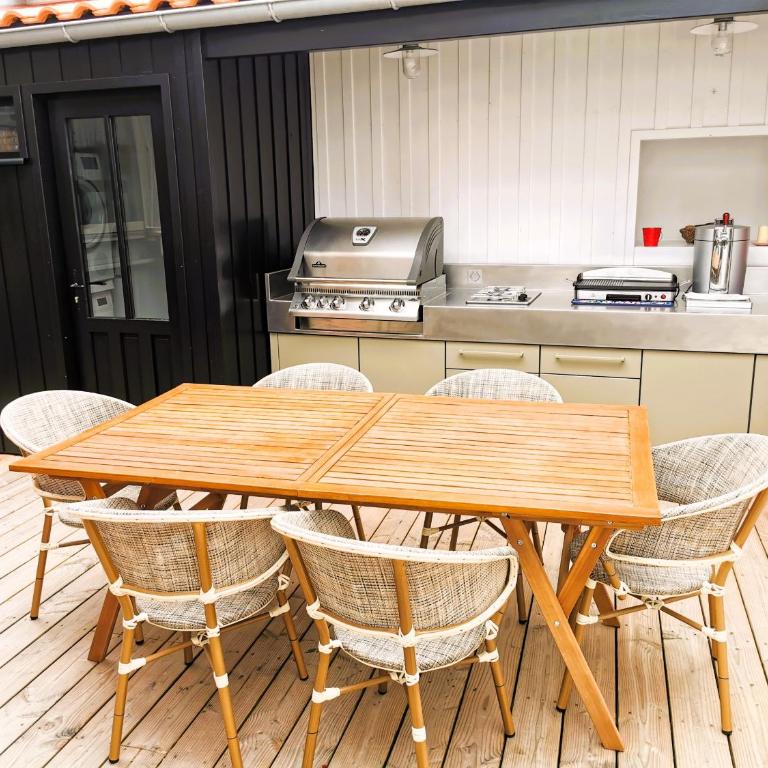 La Maison de la Sirene - Four-Bedroom House - 4
