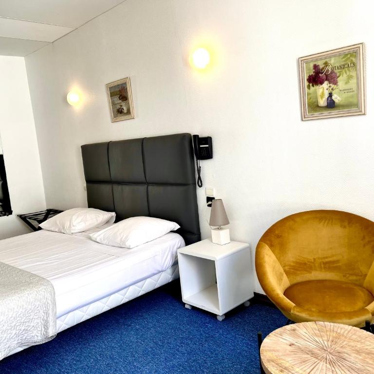 Le National Sète Centre Gare,Ascenseur - Chambre Double Lit Queen-Size - 1
