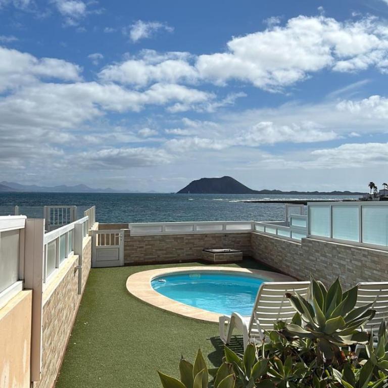 Beach Front Villa VV - Villa frente a la playa - 1