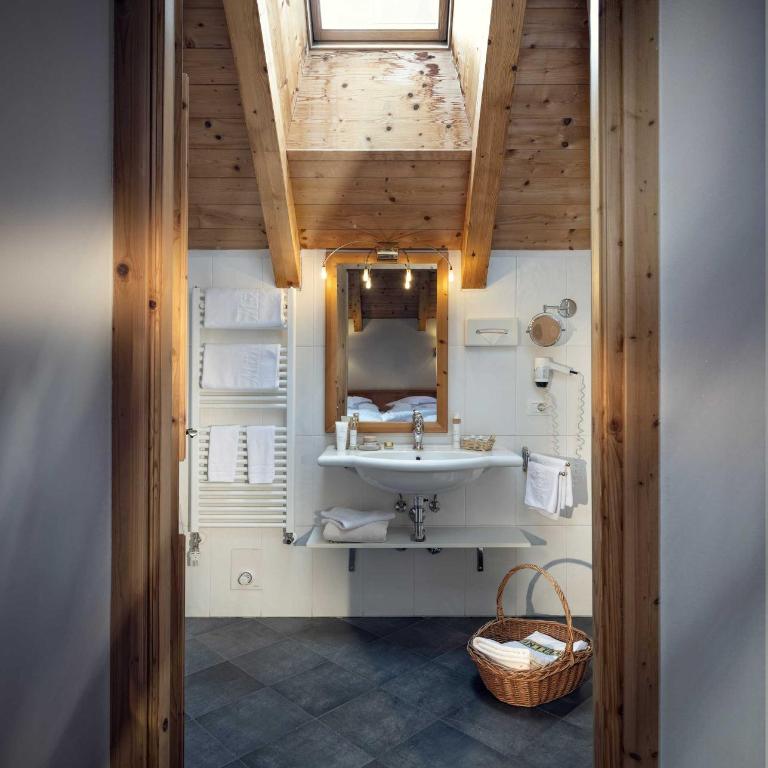 Hotel Alte Mühle 4 Stelle - Suite con bañera de hidromasaje y cama grande - 2