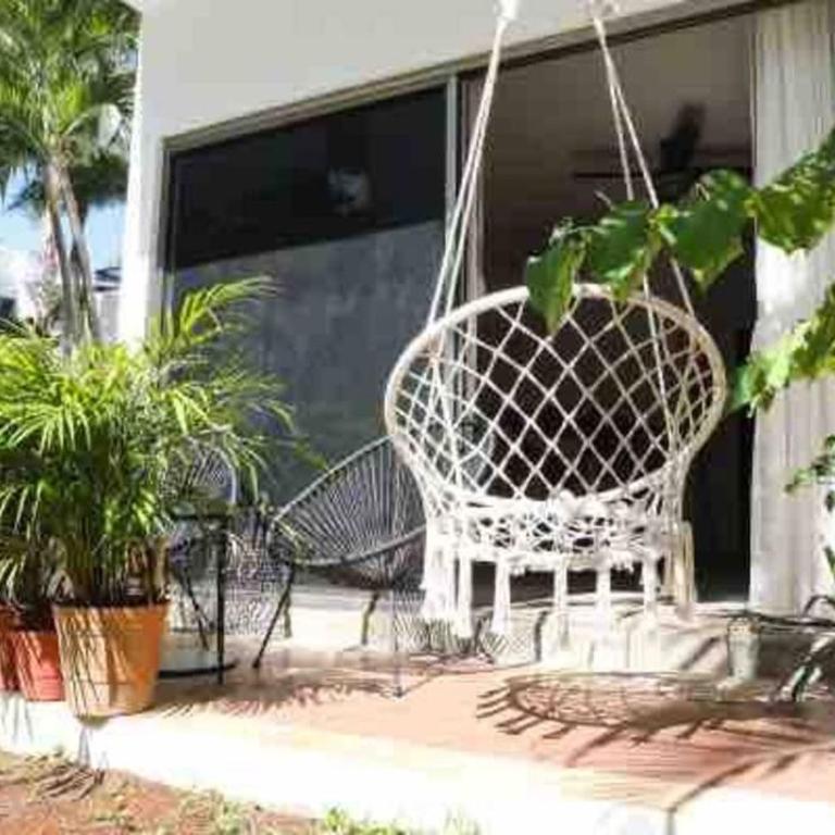 Lovely 2 Bdrm Condo in Gated Community & Pool View - Apartamento de 2 dormitorios con vistas a la piscina - 97