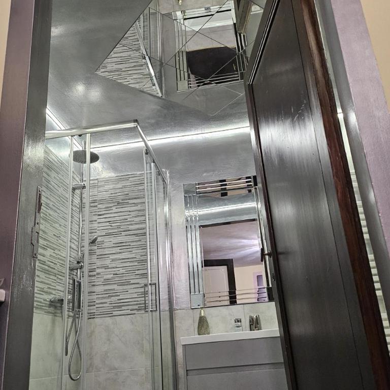 Scuderie Il Magnifico - Appartamento Premium con 3 Camere da Letto e Balcone - 14