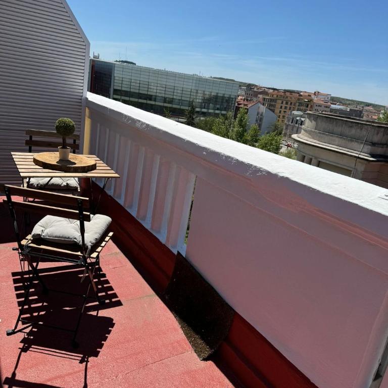 Doña Jimena - Apartamento de 2 dormitorios con terraza - 1