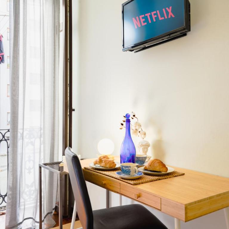 Maison Dante - Smart stays - Camera Matrimoniale con Balcone - 4