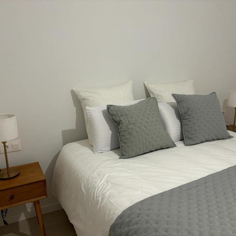 Galiciaguesthome-Rosalia de Castro-Silgar - Apartamento Superior de 2 dormitorios - 11