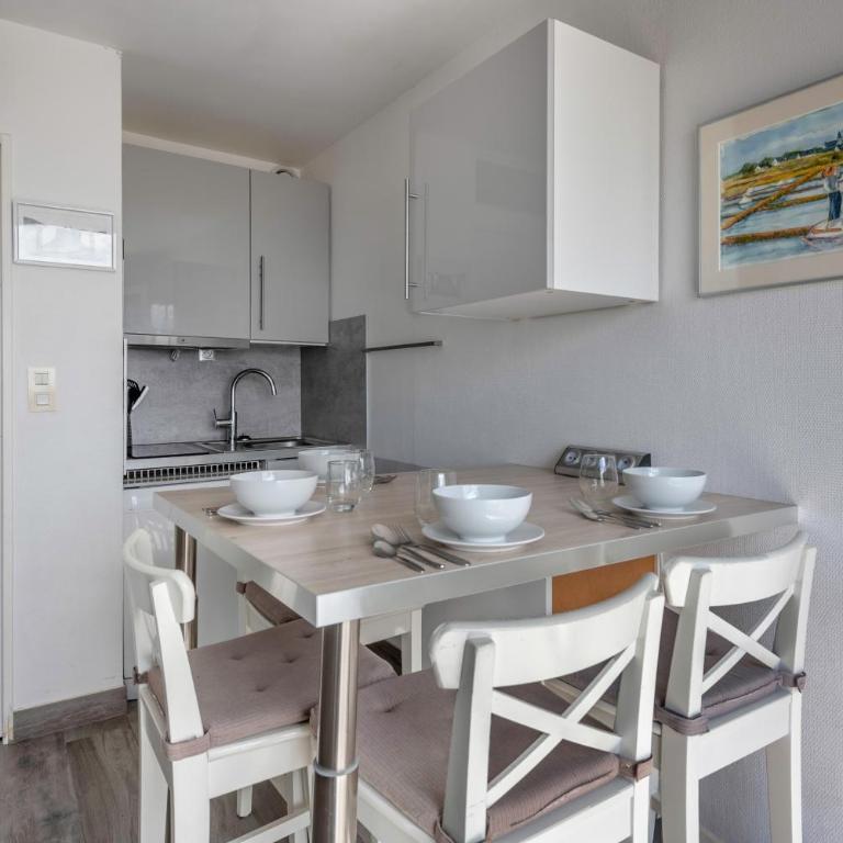 Appart avec terrasse et vue mer - 30m de la plage - Appartement - 10