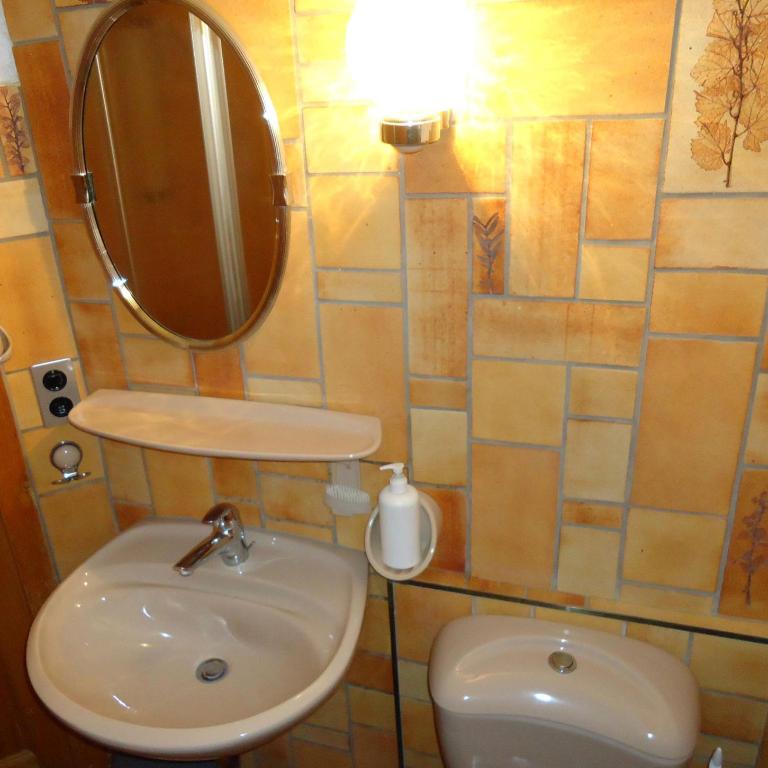 BnB Claudy et Elizabeth Michellod-Dutheil - Einzelzimmer mit Gemeinschaftsbad - 10