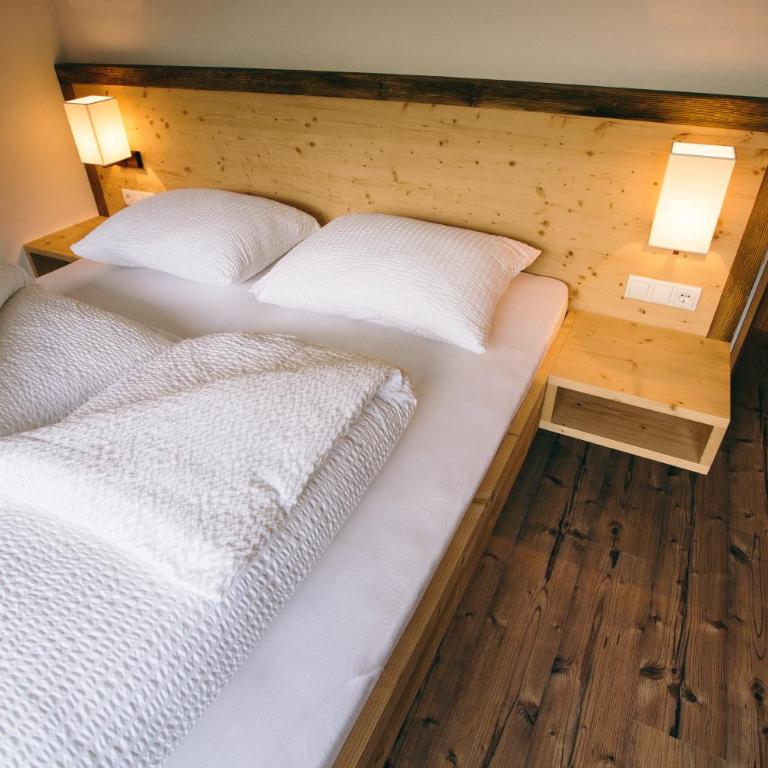 Gasthof Schönau - Doppelzimmer mit Balkon - 1