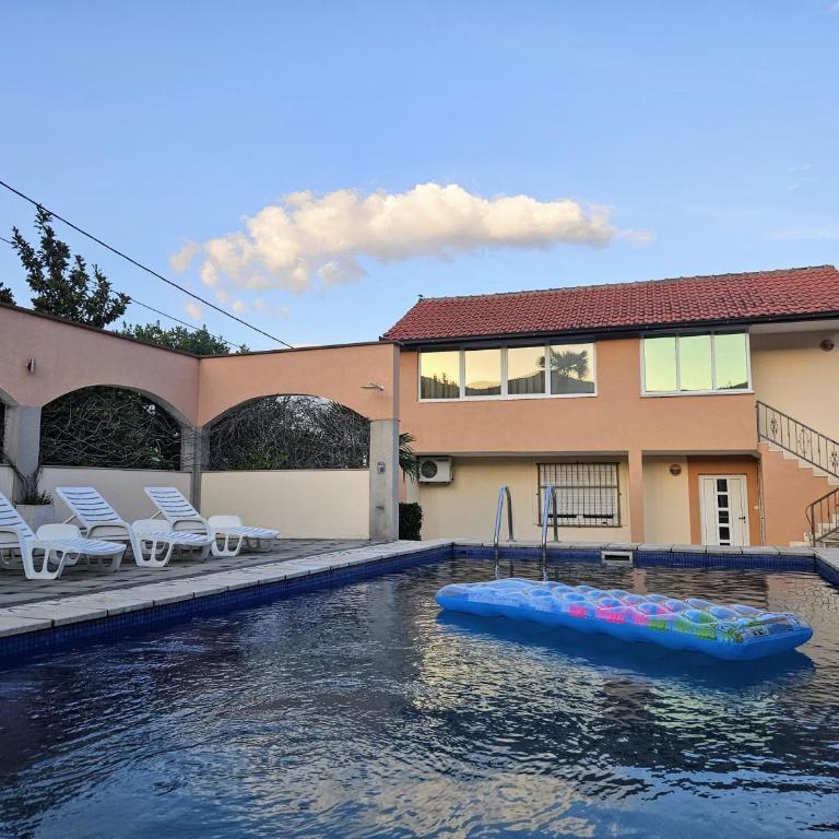 Holiday Home Rozić - Villa with private seasonal heated pool - Villa with Private Pool - 2