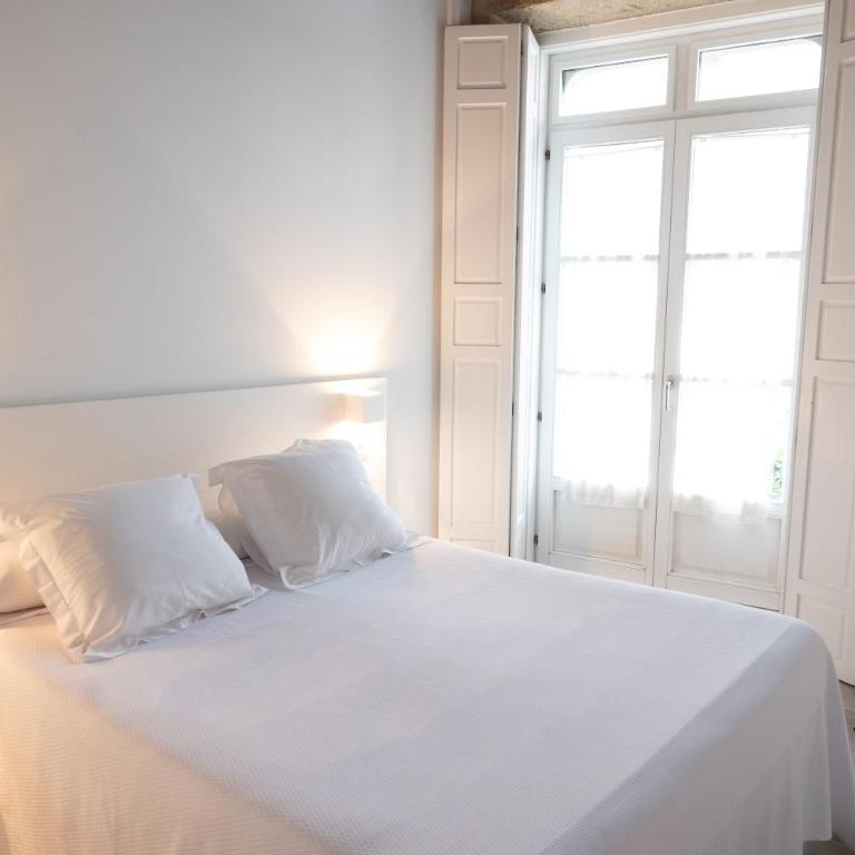 Hotel Montes - Junior Suite with Balcony - 3