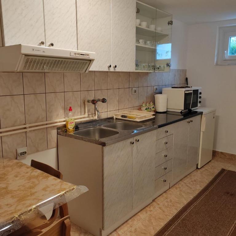Studio Petrović - One-Bedroom Apartment - 11
