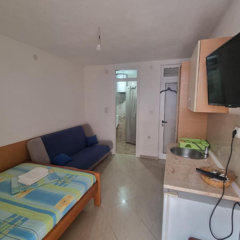 Apartmani Vuković - Trokrevetna Soba sa Terasom - 2