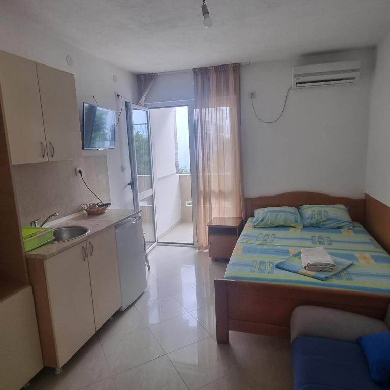 Apartmani Vuković - Trokrevetna Soba sa Terasom - 3