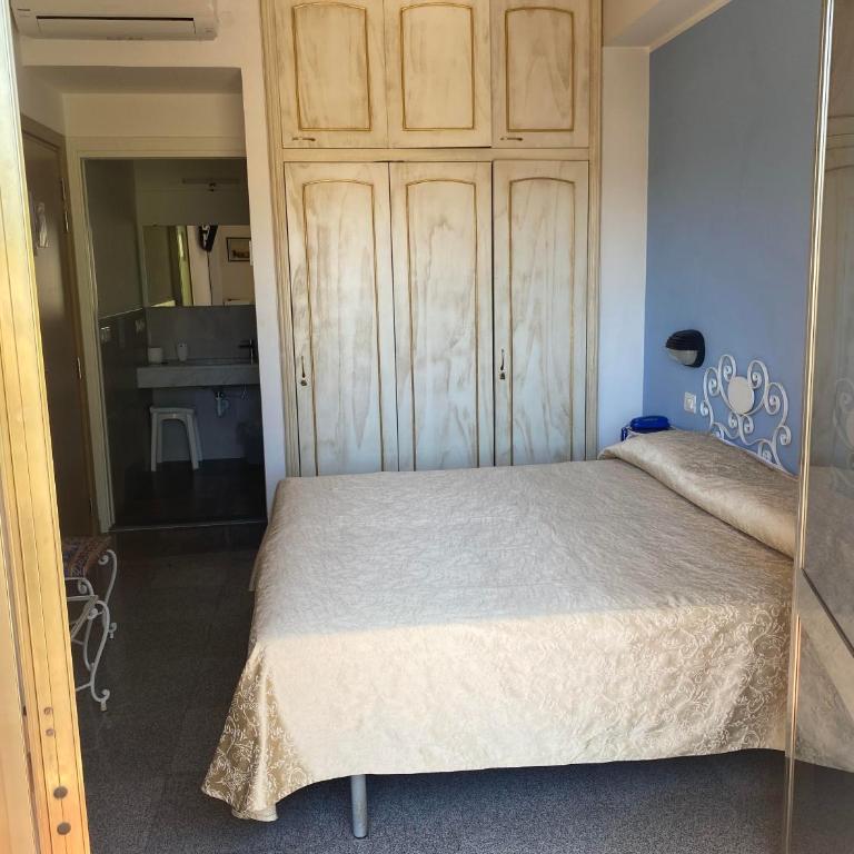 Hotel Paris - Doppelzimmer mit Balkon - 3