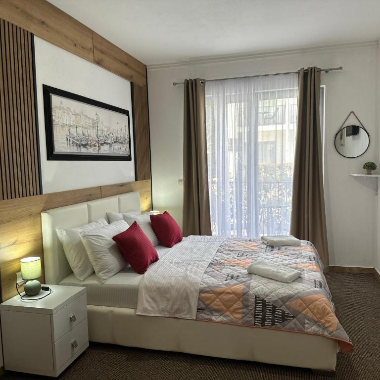 Hotel Halibas - Dvokrevetna Soba sa Bračnim Krevetom i Pogledom na Bazen - 15